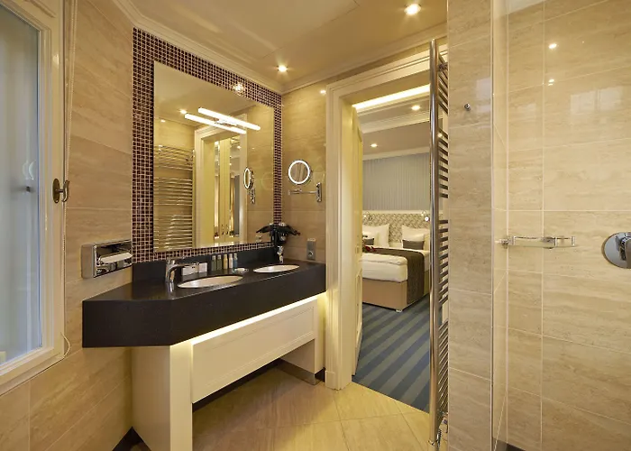 Ea Atlantic Palace Hotel 4*